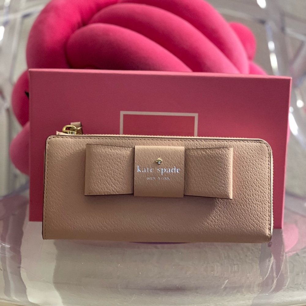 Kate Spade Nisha Waller 
NWOT
